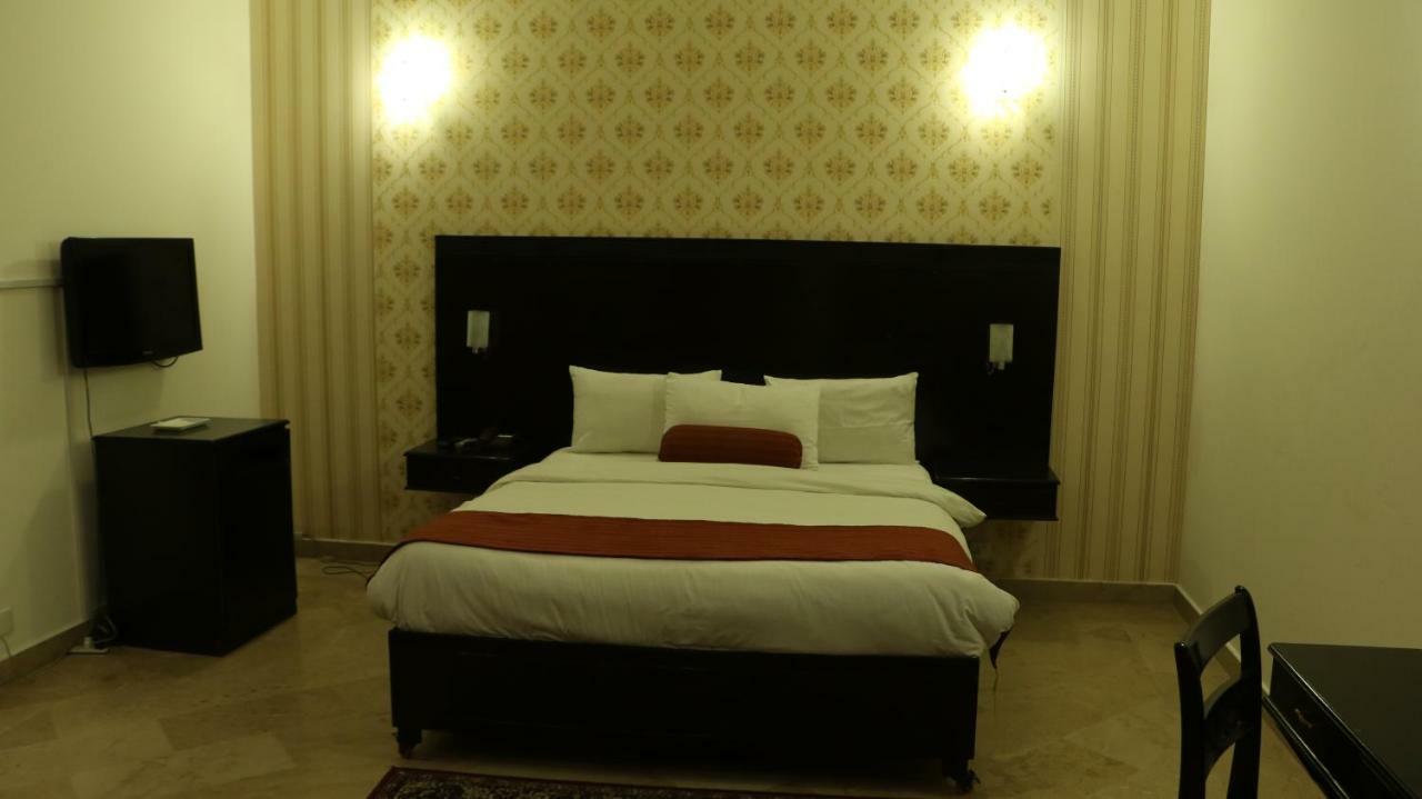 The Royal Manor Islamabad Ngoại thất bức ảnh