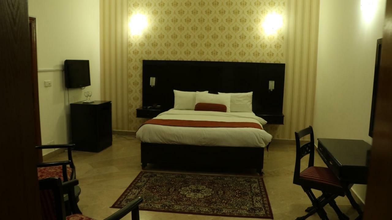 The Royal Manor Islamabad Ngoại thất bức ảnh