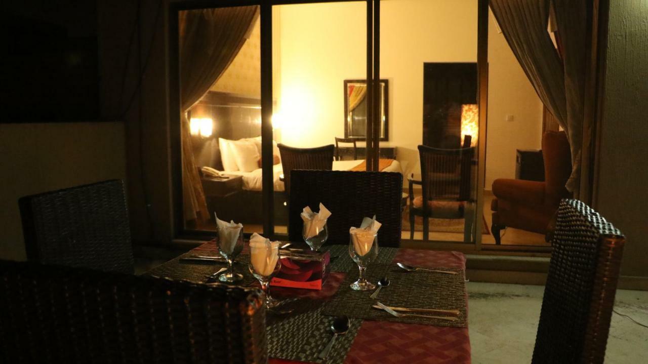 The Royal Manor Islamabad Ngoại thất bức ảnh